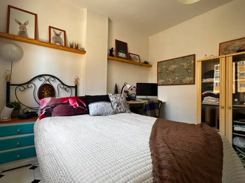 Zimmer in Calle Amadeo Vives, 4, Parque Ayala - Jardín de la Abadía - Huelín Schlafzimmer von Wohnung zur untervermieten in Málaga mit Klimaanlage, Heizung und Möbliert
