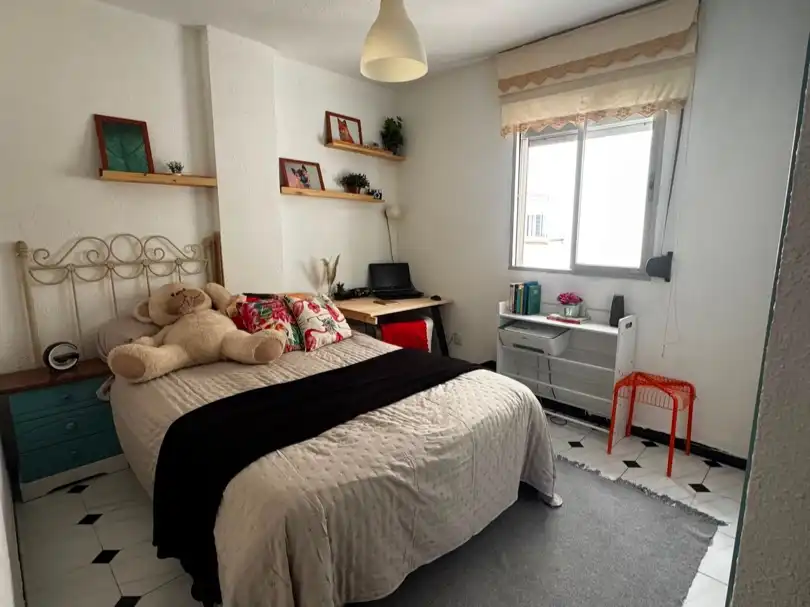Zimmer in Calle Amadeo Vives, 4, Parque Ayala - Jardín de la Abadía - Huelín Schlafzimmer von Wohnung zur untervermieten in Málaga mit Klimaanlage, Heizung und Möbliert