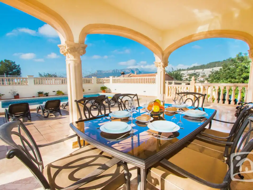 Casa o chalet de alquiler en Urbanización Gran Sol, Carrió - La Merced - Los Pinos Terraza de Casa o chalet de alquiler en Calpe / Calp con Aire acondicionado, Calefacción y Jardín privado