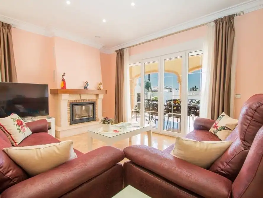 Casa o chalet de alquiler en Urbanización Gran Sol, Carrió - La Merced - Los Pinos Sala de estar de Casa o chalet de alquiler en Calpe / Calp con Aire acondicionado, Calefacción y Jardín privado