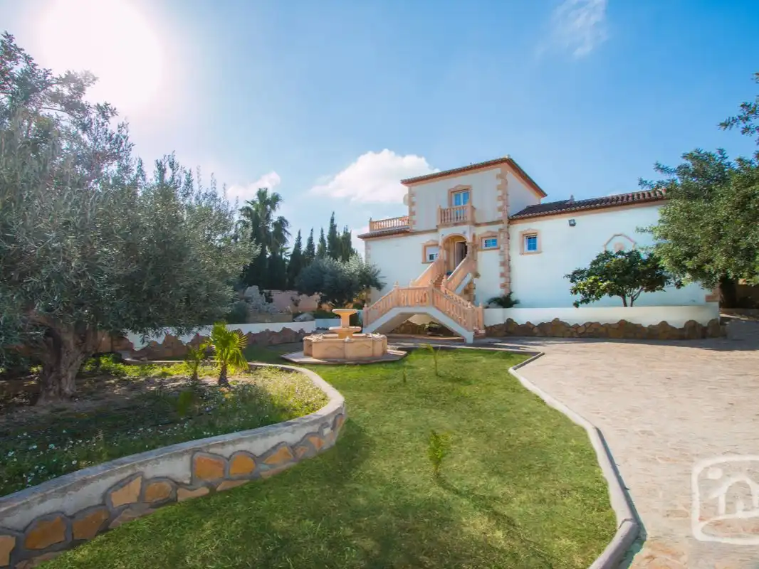 Casa o chalet de alquiler en Urbanización Gran Sol, Carrió - La Merced - Los Pinos Vista exterior de Casa o chalet de alquiler en Calpe / Calp con Aire acondicionado, Calefacción y Jardín privado