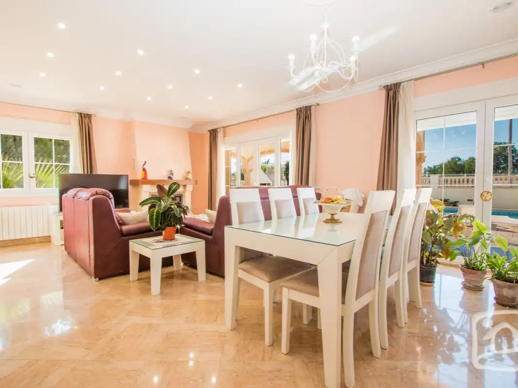 Casa o chalet de alquiler en Urbanización Gran Sol, Carrió - La Merced - Los Pinos Comedor de Casa o chalet de alquiler en Calpe / Calp con Aire acondicionado, Calefacción y Jardín privado
