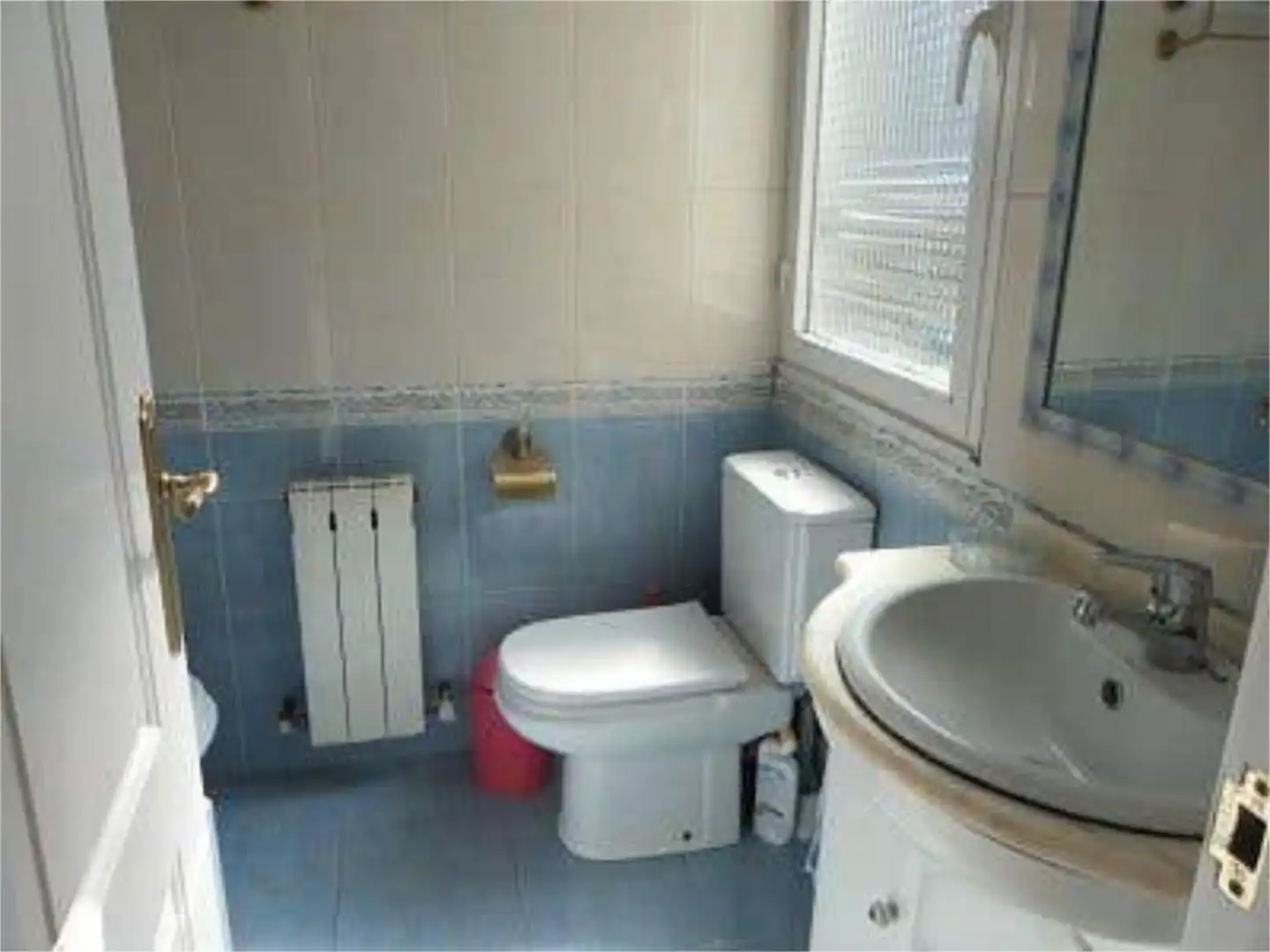 Baño de Piso de alquiler en Bilbao  con Calefacción y Amueblado