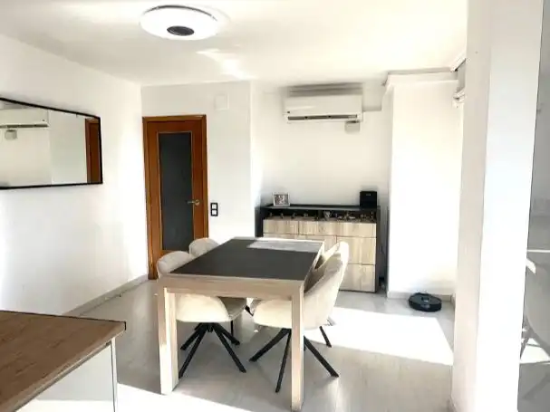 Wohnung zum Verkauf in Carrer de L'ancianitat, 92, Nord-oest Esszimmer von Wohnung zum Verkauf in Terrassa mit Klimaanlage und Balkon