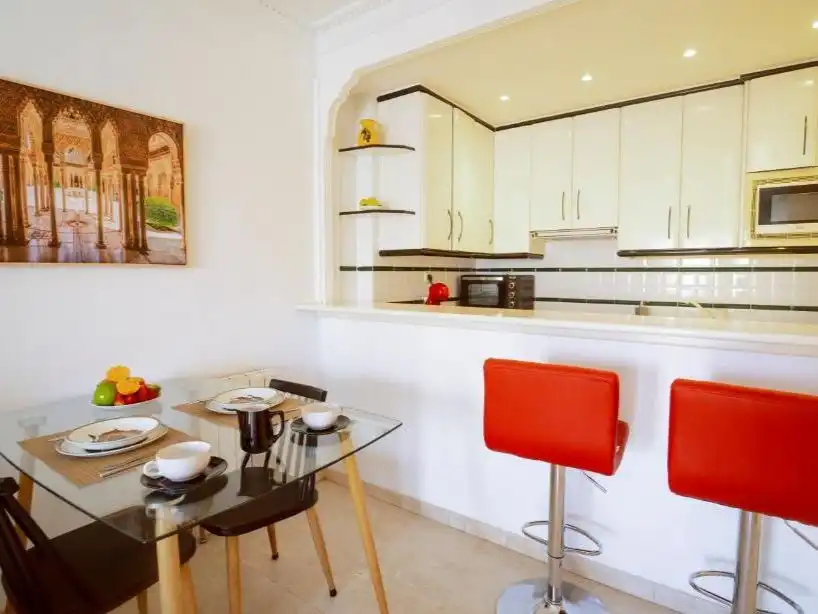 Apartamento de alquiler en Arabial, 125, Rosaleda - Juventud Cocina de Apartamento de alquiler en Granada con Aire acondicionado, Calefacción y Amueblado