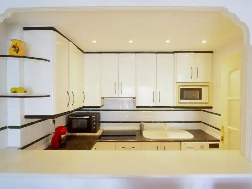 Apartamento de alquiler en Arabial, 125, Rosaleda - Juventud Cocina de Apartamento de alquiler en Granada con Aire acondicionado, Calefacción y Amueblado