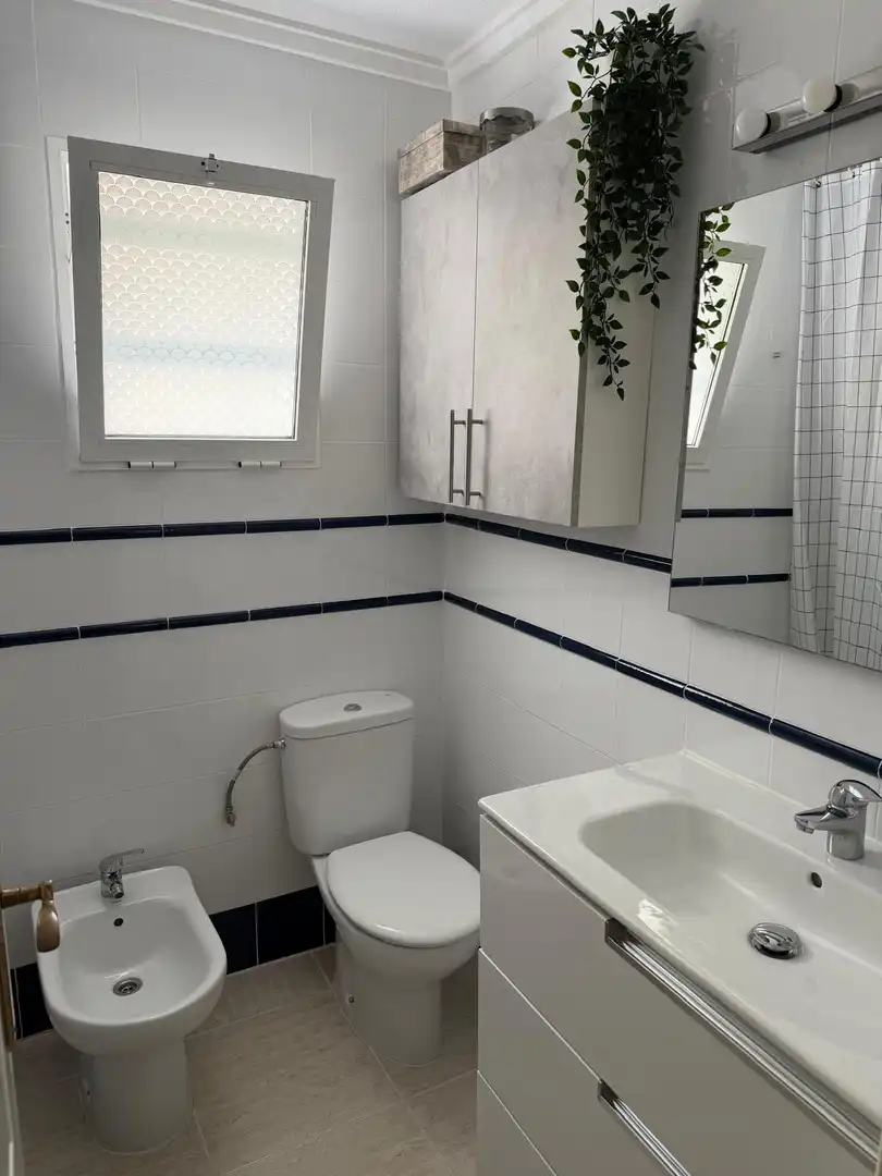 Ático en venta en Calle Pola de Siero, 15b, Playa de los Locos Baño de Ático en venta en Torrevieja con Aire acondicionado y Terraza