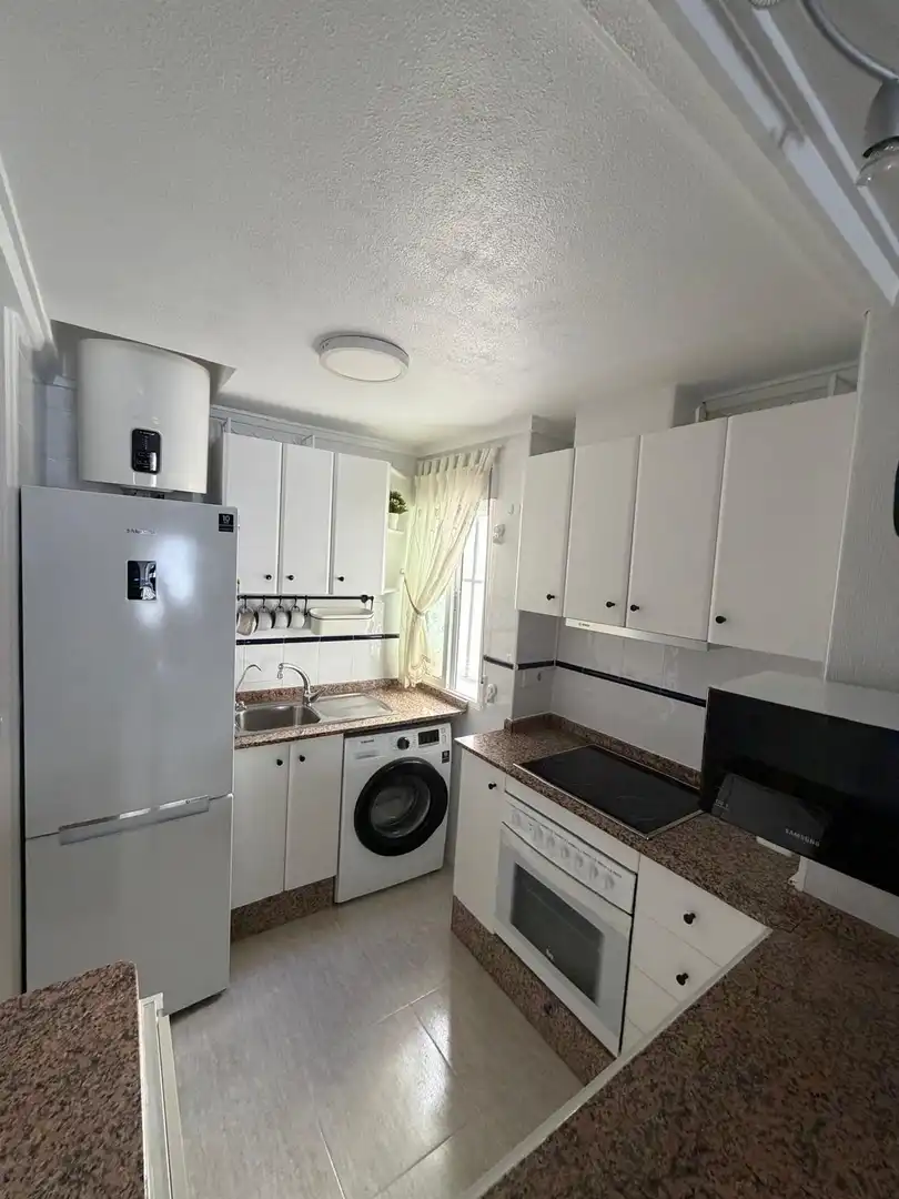 Ático en venta en Calle Pola de Siero, 15b, Playa de los Locos Cocina de Ático en venta en Torrevieja con Aire acondicionado y Terraza
