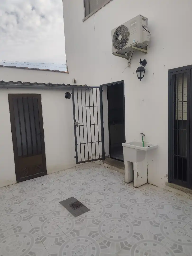 Casa adosada de alquiler en Calleja de los Cabreros, 13, Trujillo Terraza de Casa adosada de alquiler en Trujillo con Aire acondicionado, Calefacción y Trastero