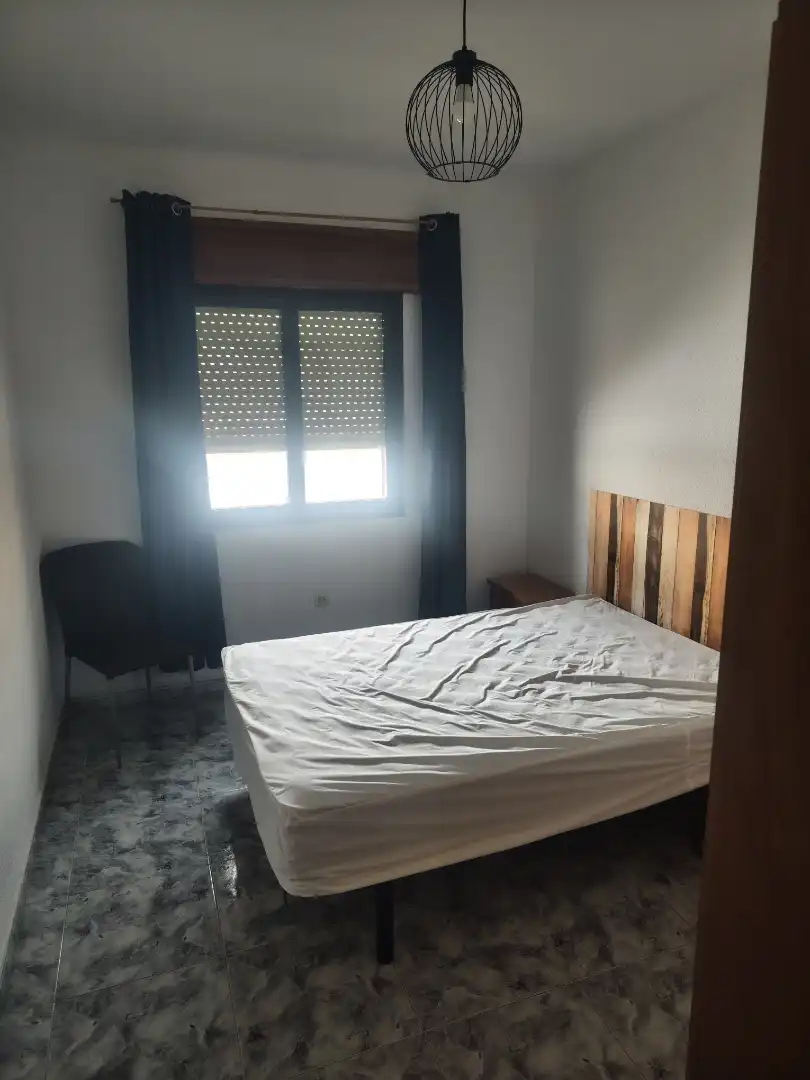 Casa adosada de alquiler en Calleja de los Cabreros, 13, Trujillo Habitación de Casa adosada de alquiler en Trujillo con Aire acondicionado, Calefacción y Trastero