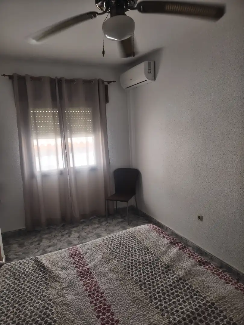 Casa adosada de alquiler en Calleja de los Cabreros, 13, Trujillo Habitación de Casa adosada de alquiler en Trujillo con Aire acondicionado, Calefacción y Trastero