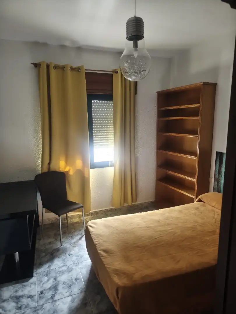 Casa adosada de alquiler en Calleja de los Cabreros, 13, Trujillo Habitación de Casa adosada de alquiler en Trujillo con Aire acondicionado, Calefacción y Trastero
