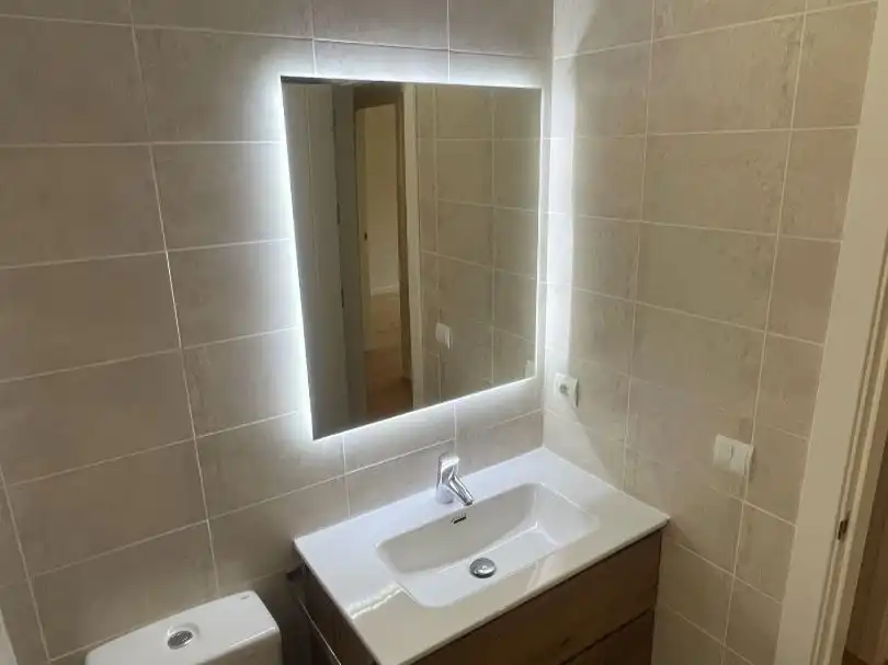 Flat for rent in Calle de los Procuradores del Común, 6, Sector Plaza de Toros Bathroom of Flat for rent in Segovia with Heating, Private garden and Parquet flooring