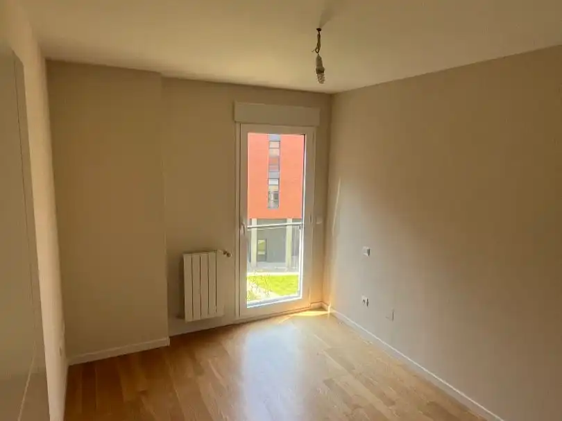 Flat for rent in Calle de los Procuradores del Común, 6, Sector Plaza de Toros Bedroom of Flat for rent in Segovia with Heating, Private garden and Parquet flooring