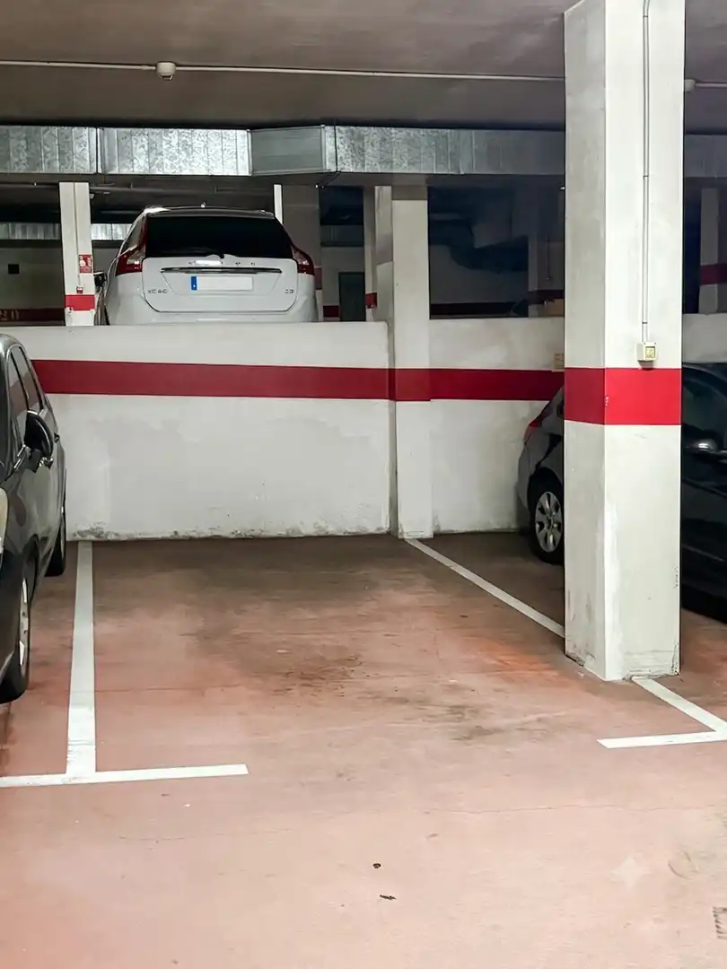Parkplatz von Garage zur Miete in Ribeira