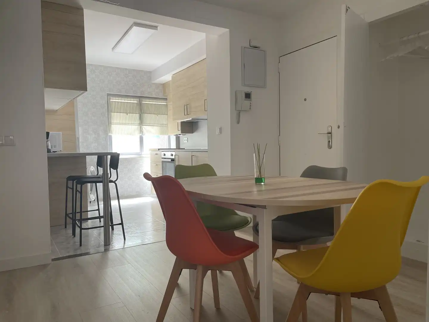 Room in Plaza del General Primo de Rivera, 5, Salesas - Foncalada - Campoamor Room in Plaza del General Primo de Rivera, 5, Salesas - Foncalada - Campoamor
