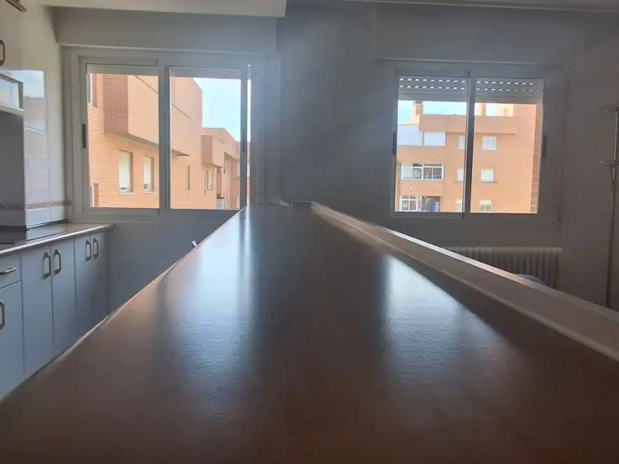 Flat for rent in Calle Guzmán de Alfarache, 5, Barrio Blanco Flat for rent in Salamanca with Heating, Parquet flooring and Furnished