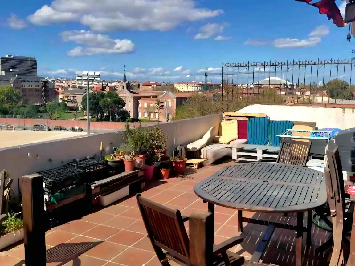 Flat for rent in Calle de Alba de Tormes, 15, Puerta Bonita Terrace of Flat for rent in Madrid with Air Conditioner, Parquet flooring and Terrace
