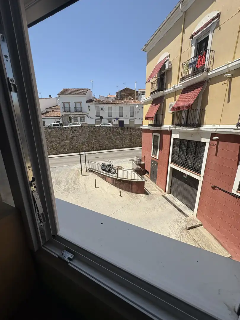 Piso de alquiler en Calle de Mira al Río, Casco Antiguo Vista exterior de Piso de alquiler en Cáceres con Aire acondicionado, Calefacción y Parquet
