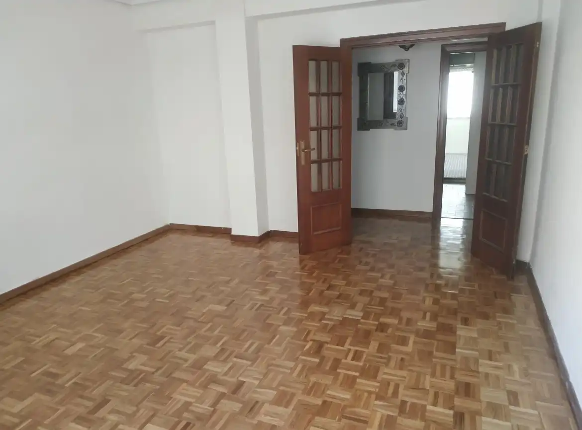Flat for sale in Calle Florian Docampo, 12, San Lázaro Living room of Flat for sale in Zamora Capital with Heating, Parquet flooring and Terrace