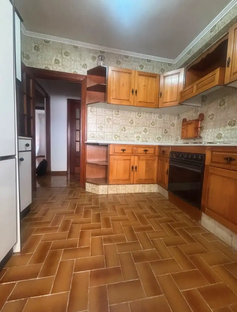 Flat for sale in Calle Florian Docampo, 12, San Lázaro Kitchen of Flat for sale in Zamora Capital with Heating, Parquet flooring and Terrace