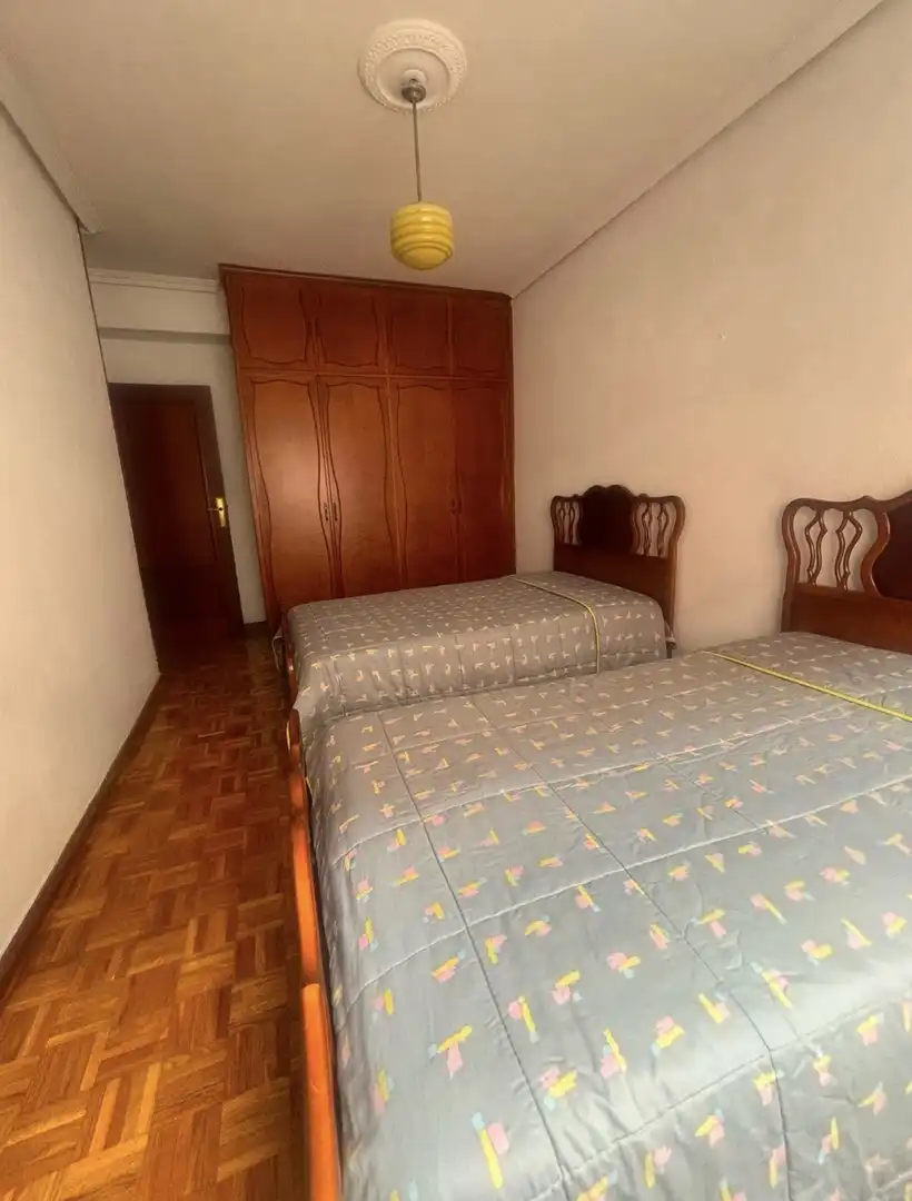 Flat for sale in Calle Florian Docampo, 12, San Lázaro Bedroom of Flat for sale in Zamora Capital with Heating, Parquet flooring and Terrace
