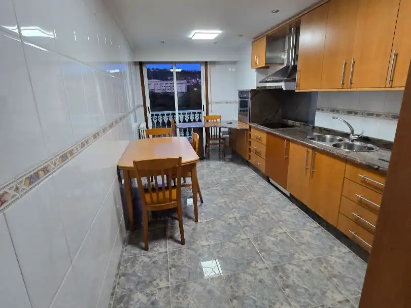 Room in Rúa Nosa Señora da Saínza, 58, Posío Room in Rúa Nosa Señora da Saínza, 58, Posío