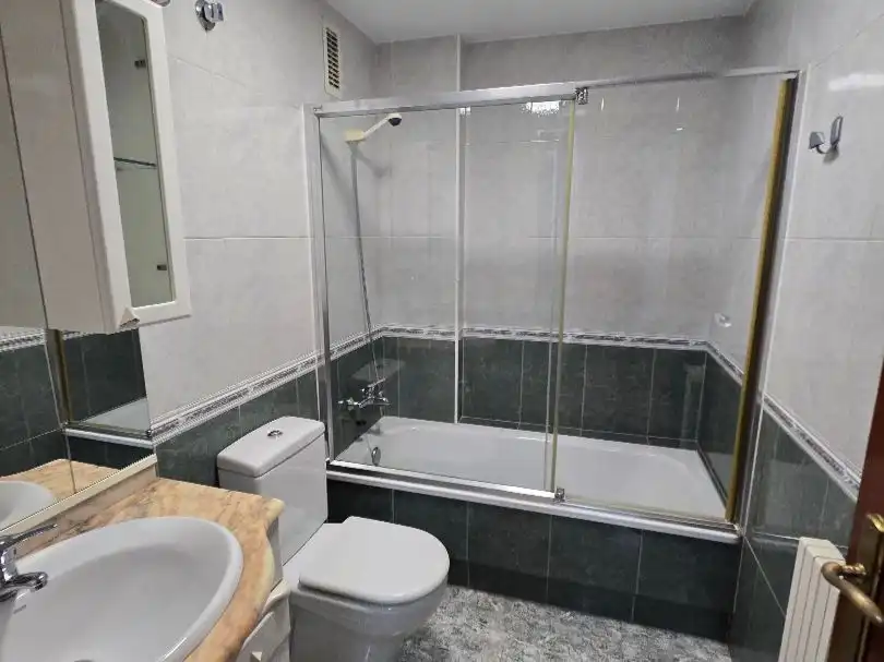 Room in Rúa Nosa Señora da Saínza, 58, Posío Room in Rúa Nosa Señora da Saínza, 58, Posío