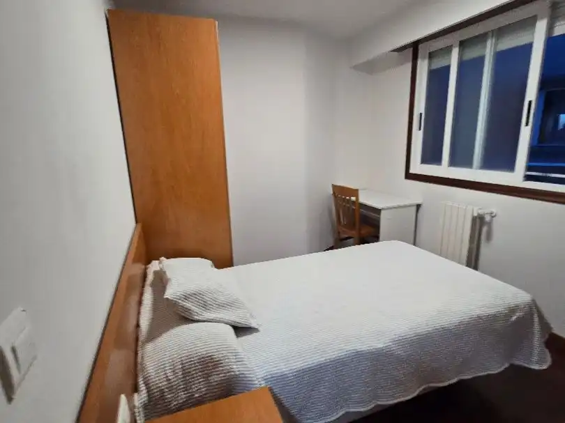 Room in Rúa Nosa Señora da Saínza, 58, Posío Room in Rúa Nosa Señora da Saínza, 58, Posío