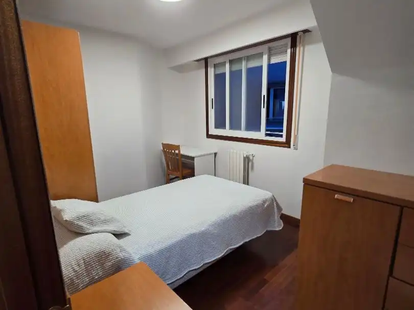 Room in Rúa Nosa Señora da Saínza, 58, Posío Room in Rúa Nosa Señora da Saínza, 58, Posío