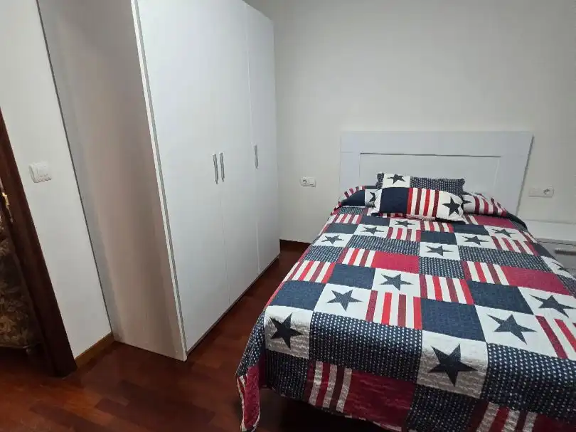 Room in Rúa Nosa Señora da Saínza, 58, Posío Room in Rúa Nosa Señora da Saínza, 58, Posío
