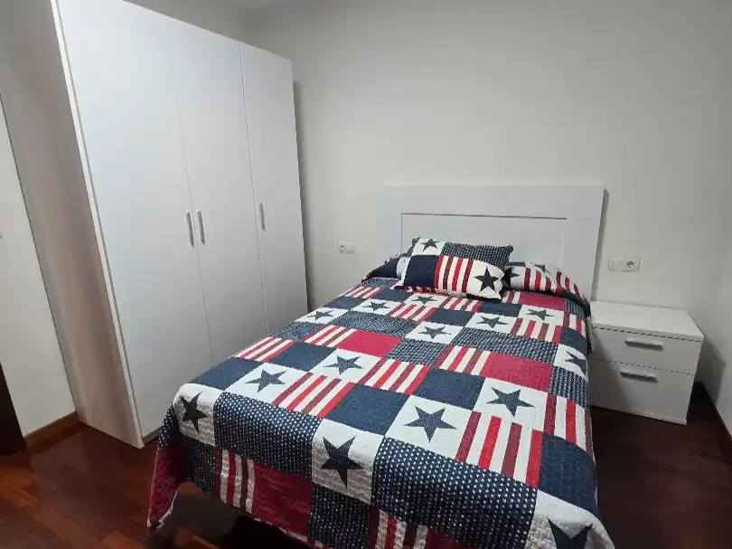 Room in Rúa Nosa Señora da Saínza, 58, Posío Room in Rúa Nosa Señora da Saínza, 58, Posío