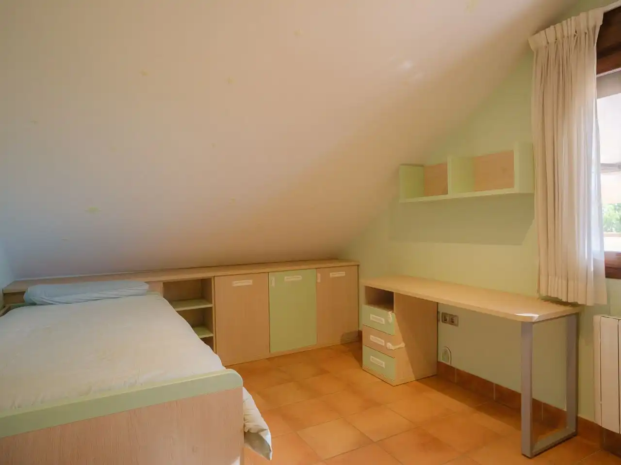 Piso de alquiler en Calle Lindero, 2, La Zubia Ciudad Habitación de Piso de alquiler en La Zubia con Aire acondicionado, Calefacción y Jardín privado