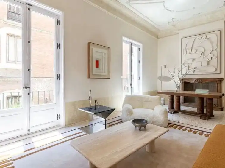 Flat for sale in Corredera Baja de San Pablo, 37, Universidad - Malasaña Living room of Flat for sale in Madrid Capital with Air Conditioner, Terrace and Balcony