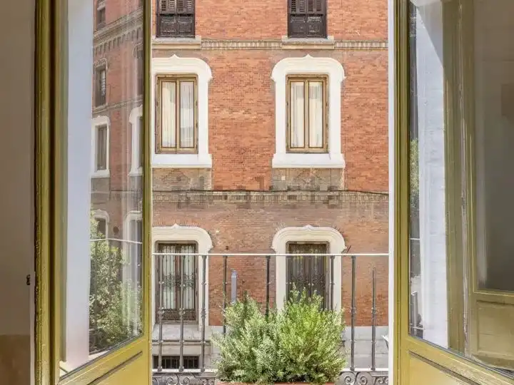 Flat for sale in Corredera Baja de San Pablo, 37, Universidad - Malasaña Exterior view of Flat for sale in Madrid Capital with Air Conditioner, Terrace and Balcony