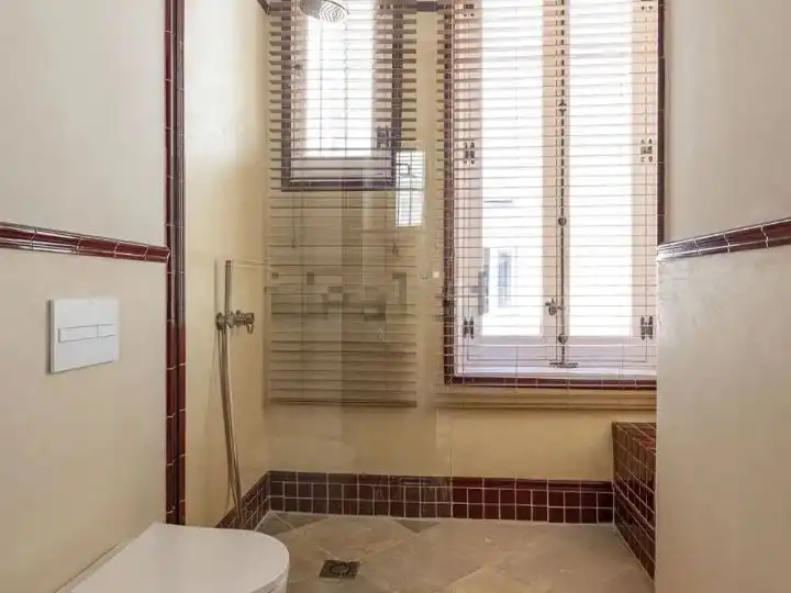 Flat for sale in Corredera Baja de San Pablo, 37, Universidad - Malasaña Bathroom of Flat for sale in Madrid Capital with Air Conditioner, Terrace and Balcony