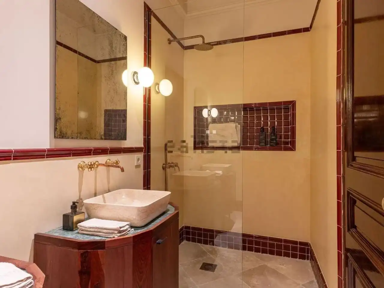 Flat for sale in Corredera Baja de San Pablo, 37, Universidad - Malasaña Bathroom of Flat for sale in Madrid Capital with Air Conditioner, Terrace and Balcony