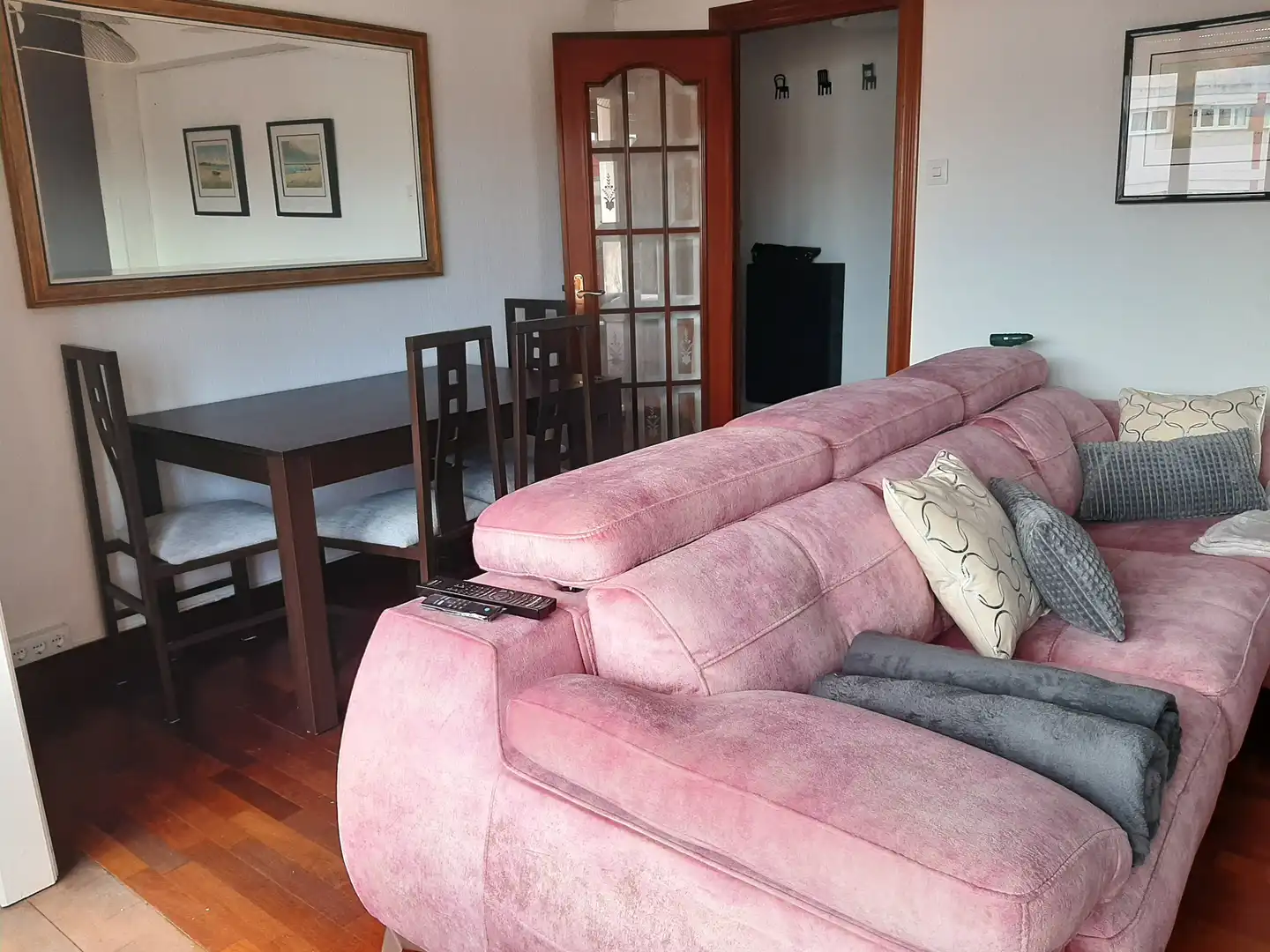 Zimmer in Calle de Valentín Lavín Casalís, 14, Cuatro Caminos Wohnzimmer von Wohnung zur untervermieten in Santander mit Möbliert