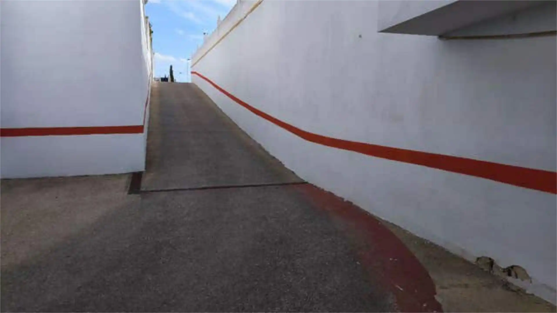 Garatge de lloguer a Los Arenales del Sol Garatge de lloguer en Elche / Elx