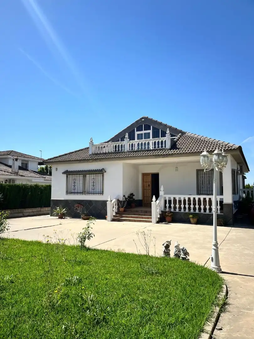 Casa o chalet en venta en Urbanización el Quintanar, 2, La Carlota Vista exterior de Casa o chalet en venta en La Carlota con Aire acondicionado, Calefacción y Jardín privado