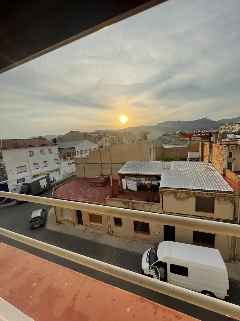 Außenansicht von Wohnung zur Miete in La Sénia mit Balkon