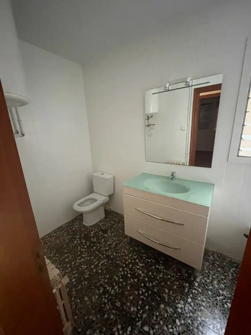 Badezimmer von Wohnung zur Miete in La Sénia mit Balkon