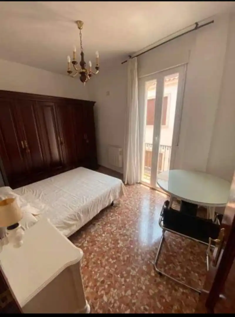 Flat for rent in Calle Almaraz, 7, Cabra Bedroom of Flat for rent in Cabra with Air Conditioner, Heating and Terrace