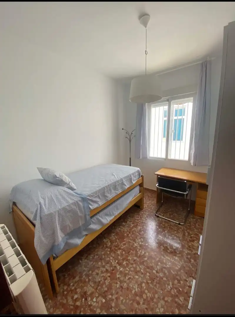 Flat for rent in Calle Almaraz, 7, Cabra Bedroom of Flat for rent in Cabra with Air Conditioner, Heating and Terrace