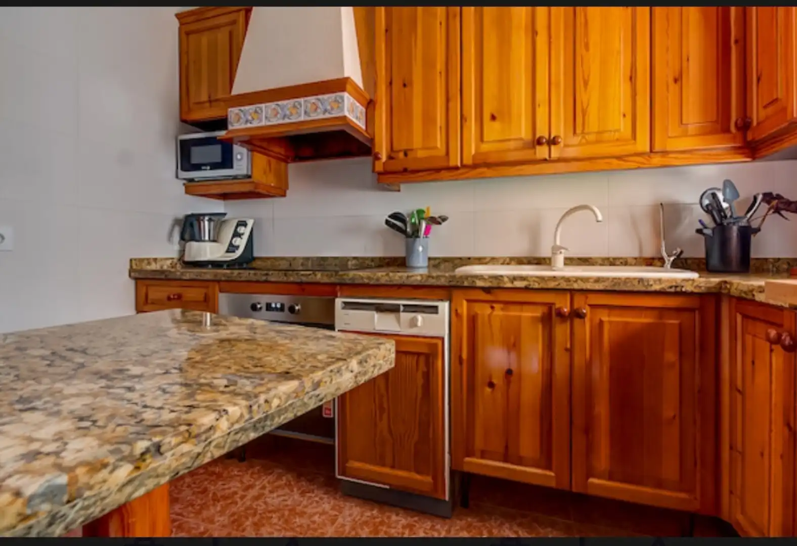 Flat for rent in Calle Almaraz, 7, Cabra Kitchen of Flat for rent in Cabra with Air Conditioner, Heating and Terrace