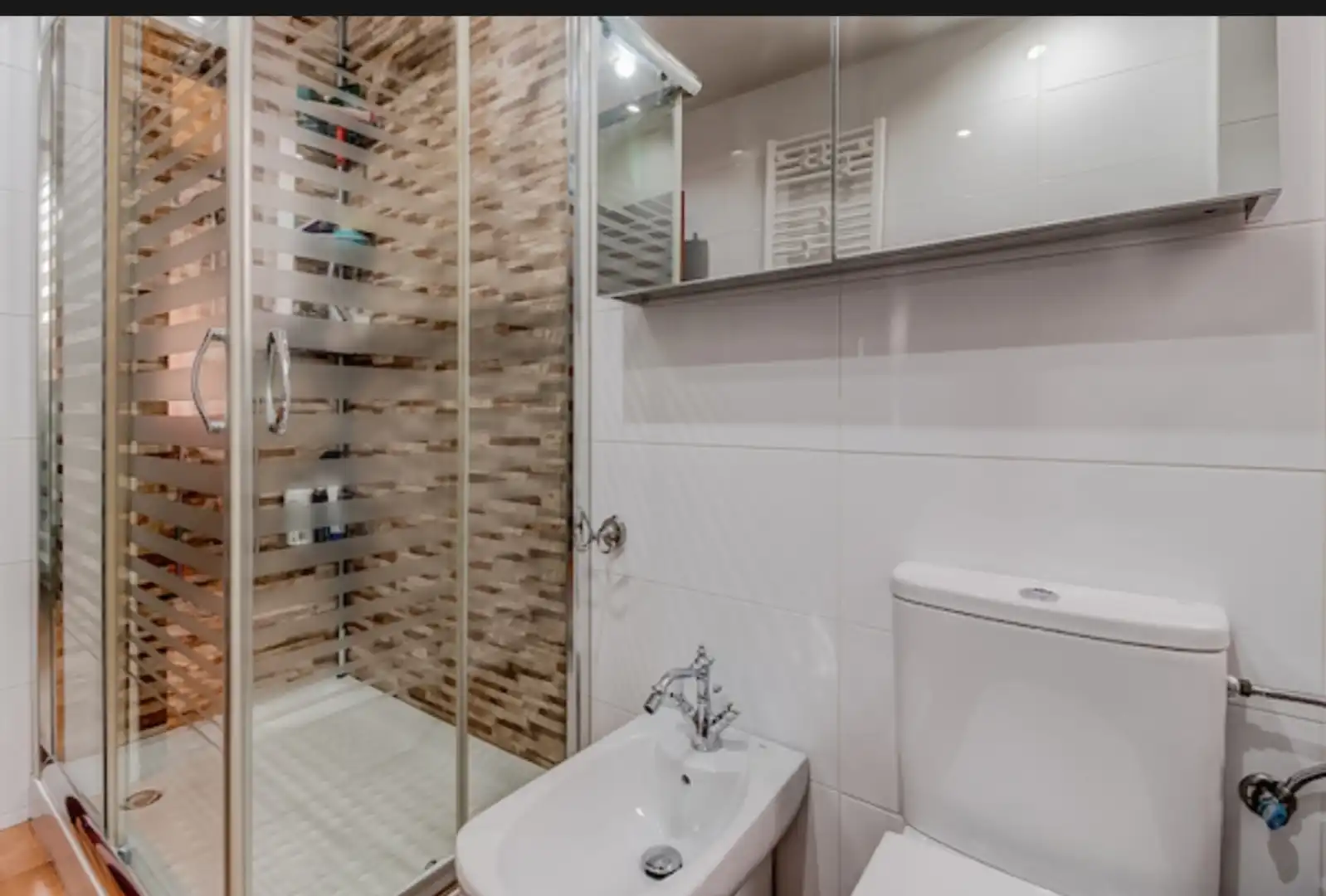 Flat for rent in Calle Almaraz, 7, Cabra Bathroom of Flat for rent in Cabra with Air Conditioner, Heating and Terrace