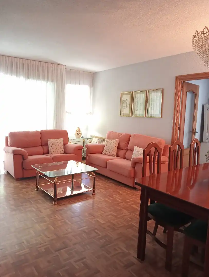 Sala de estar de Piso de alquiler en San Sebastián de los Reyes con Parquet, Terraza y Piscina