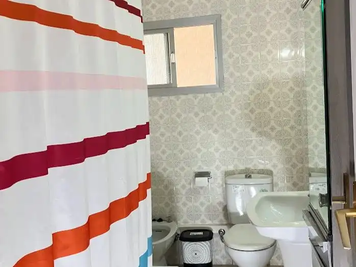 Piso de alquiler en Calle Machaquito, 10, Ciudad Jardín - Zoco Baño de Piso de alquiler en Córdoba con Aire acondicionado, Calefacción y Terraza