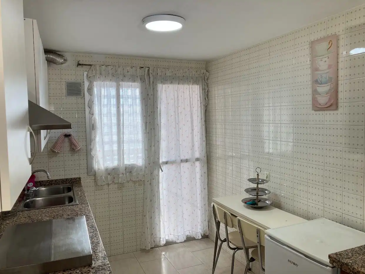 Piso de alquiler en Calle Machaquito, 10, Ciudad Jardín - Zoco Cocina de Piso de alquiler en Córdoba con Aire acondicionado, Calefacción y Terraza