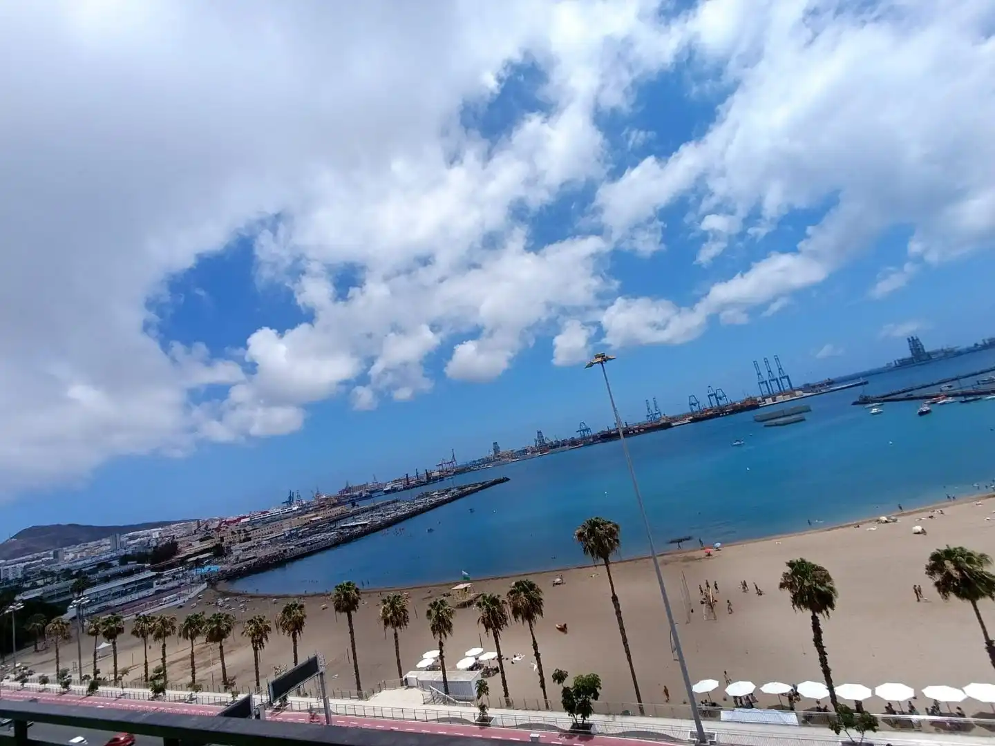Dachboden zur Miete in Calle León y Castillo, 317, Alcaravaneras Außenansicht von Dachboden zur Miete in Las Palmas de Gran Canaria mit Terrasse und Möbliert